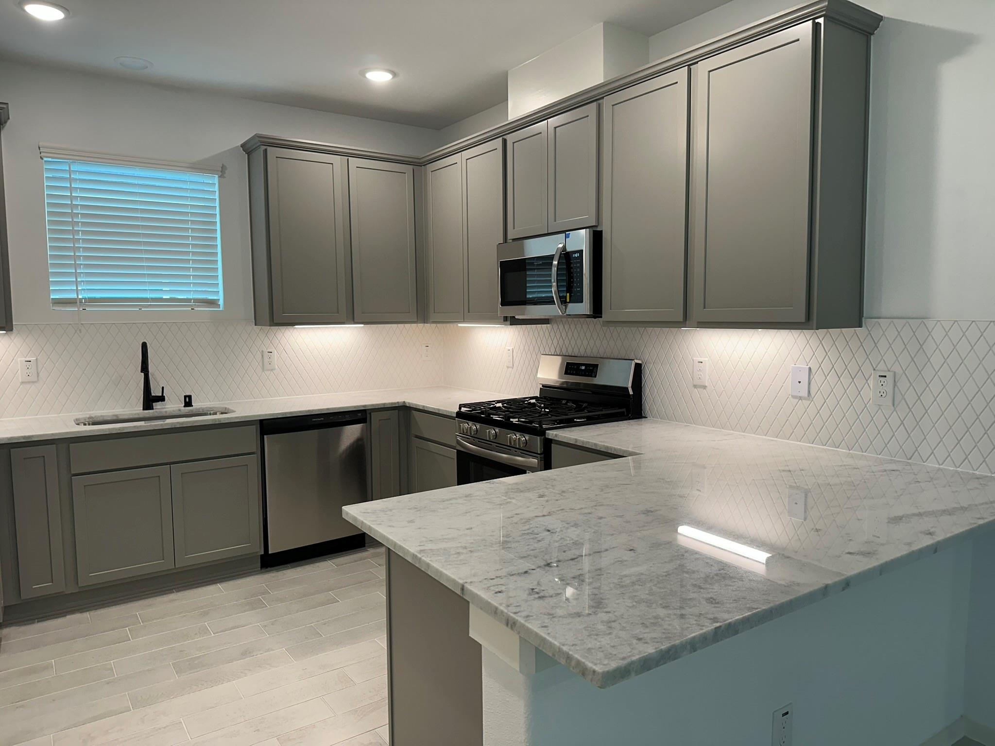 Residential in Iowa Colony 4