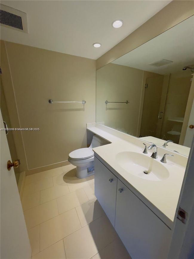 APT-309 - 2000 Towerside Ter, Condo with 2 bedrooms, 2 bathrooms and null parking in Miami FL | Image 8