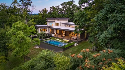 663 Hunters Trl, Nashville, TN, 37209-5627 | Card Image
