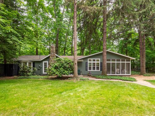 6670 Ravenswood, Sawyer, MI, 49125-9133 | Card Image