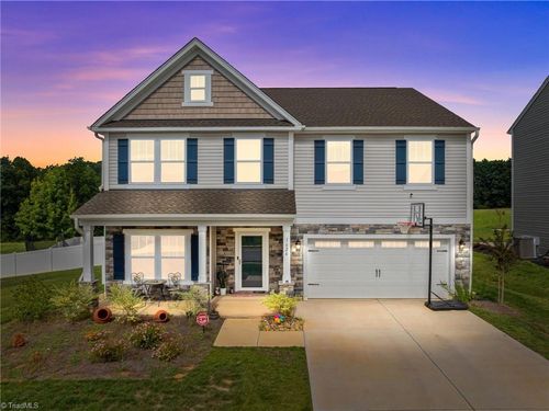 1624 Running Deer Dr, Kernersville, NC, 27284-7175 | Card Image