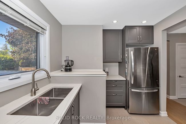 1229 Erindale Dr, House other with 4 bedrooms, 2 bathrooms and 3 parking in Ottawa ON | Image 13