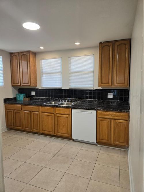 709 E James St, Tampa, FL, 33603-5003 | Card Image