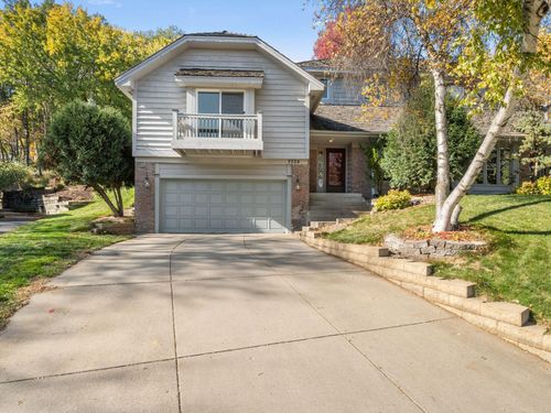 7735 Tanglewood Ct, Edina, MN, 55439-2565 | Card Image