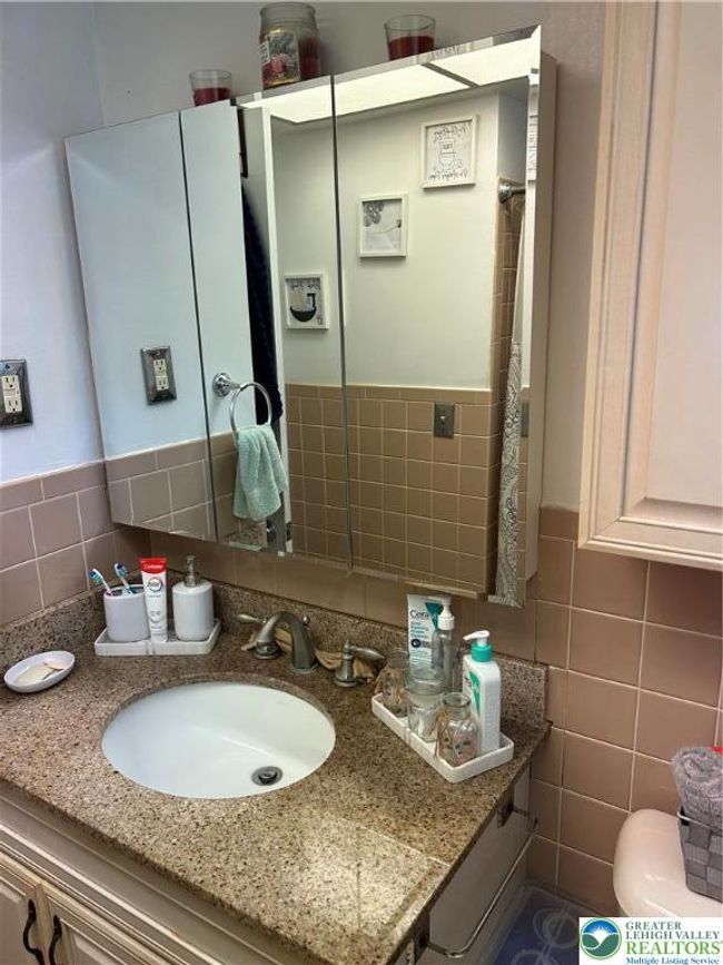 226 E Walnut St, House other with 4 bedrooms, 1 bathrooms and null parking in Allentown PA | Image 12