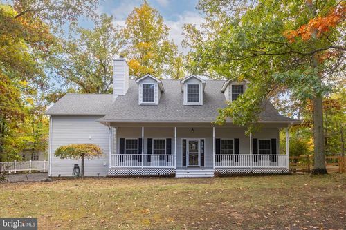 141 Dogwood Dr, CROSS JUNCTION, VA, 22625-2504 | Card Image
