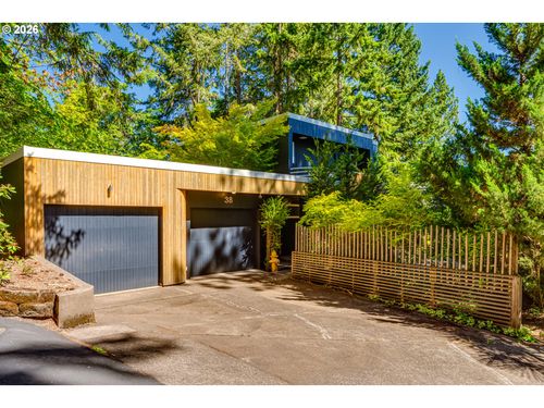 38 Ridgeline Dr, Eugene, OR, 97405-3578 | Card Image