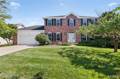 16715 Chesterfield Manor Dr, Chesterfield, MO, 63005-1643 | Card Image