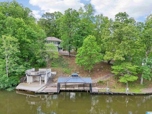 135 Sunset Blvd, ONEONTA, AL, 35121-8661 | Card Image