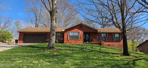3132 Fairoaks Dr, Maryville, TN, 37803-7308 | Card Image
