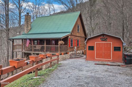 2980 Kulpan Way, Sevierville, TN, 37862-8490 | Card Image