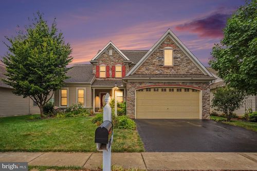 1317 Willow Creek Dr, Mount Joy, PA, 17552-7232 | Card Image