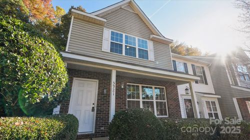 5921 Cougar Ln, Charlotte, NC, 28269-1522 | Card Image
