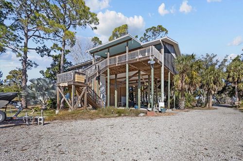 16448 Hodges Ave, CEDAR KEY, FL, 32625 | Card Image
