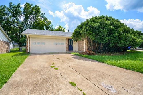 403 Southlake Dr, Forney, TX, 75126-9721 | Card Image