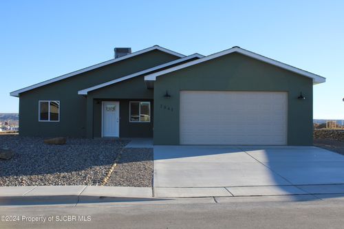 2041 Raptor St, Farmington, NM, 87401-5448 | Card Image