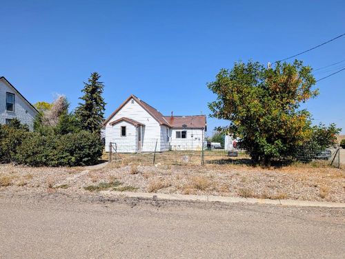 301 1st St Se, Shelby, MT, 59474-2151 | Card Image