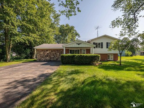 3983 Mcneil Dr, Petersburg, MI, 49270-9436 | Card Image