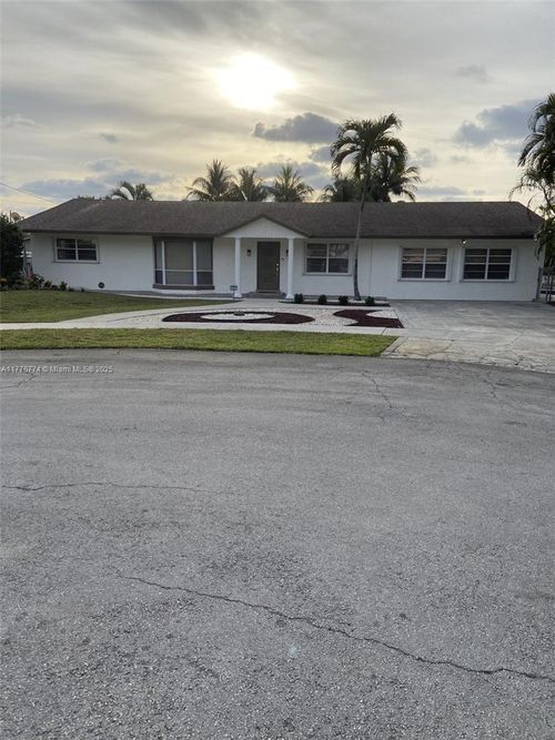 1601 N 29th Ave, Hollywood, FL, 33020-2943 | Card Image