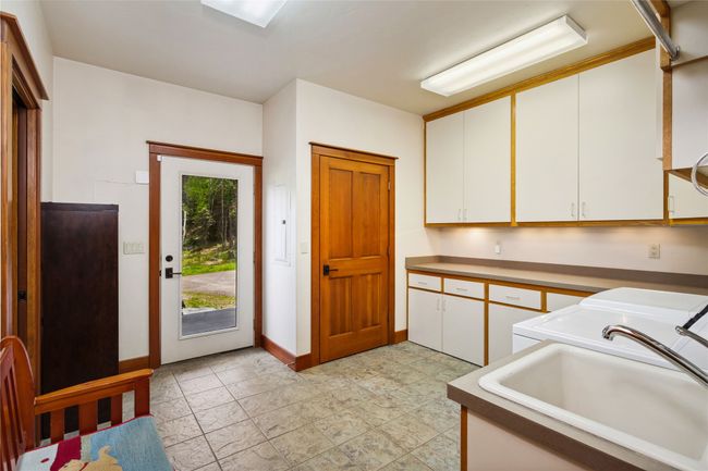 Laundry off kitchen area | Image 38