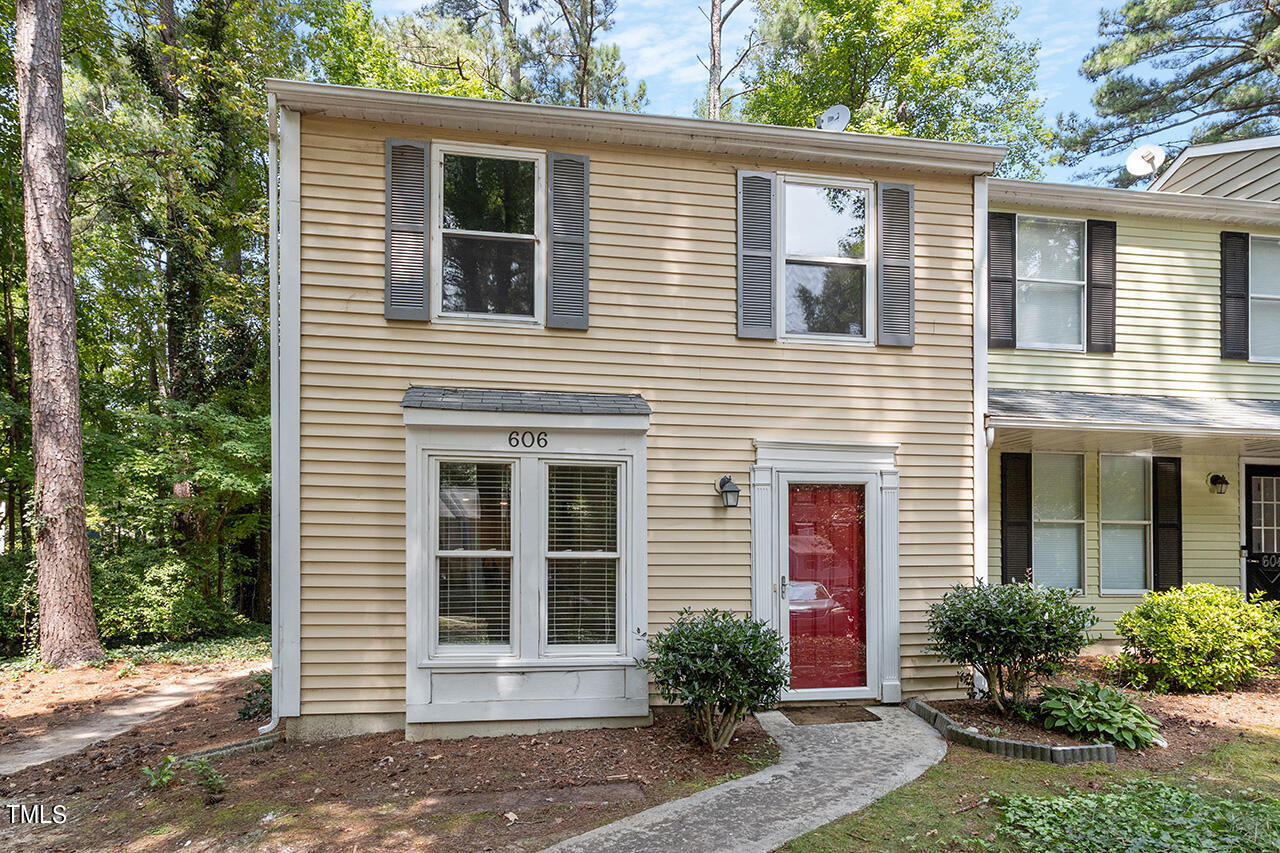Middleton Ave, Cary, NC 27513