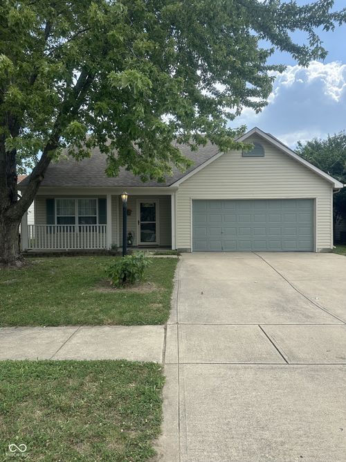 1527 Blue Grass Pkwy, Greenwood, IN, 46143-7979 | Card Image