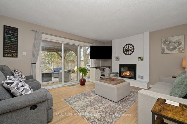 145 Thare Cres, House other with 4 bedrooms, 3 bathrooms and 4 parking in Nepean ON | Image 6