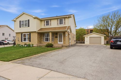 32 Vintage Cres, St. Catharines, ON, L2S3C3 | Card Image