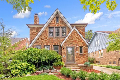 428 Cloverly Road, Grosse Pointe Farms, MI, 48236 | Card Image