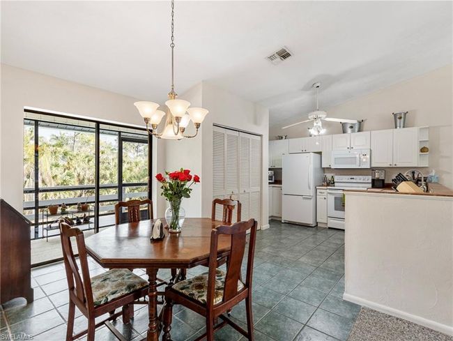 4724 Pembrooke Ln, House other with 3 bedrooms, 2 bathrooms and 2 parking in BONITA SPRINGS FL | Image 7