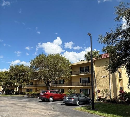 306-1087 Forest Lakes Dr, NAPLES, FL, 34105-2240 | Card Image