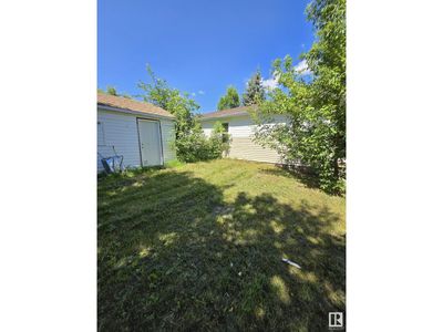 4513 53 Ave, House other with 4 bedrooms, 1 bathrooms and null parking in Wetaskiwin AB | Image 2