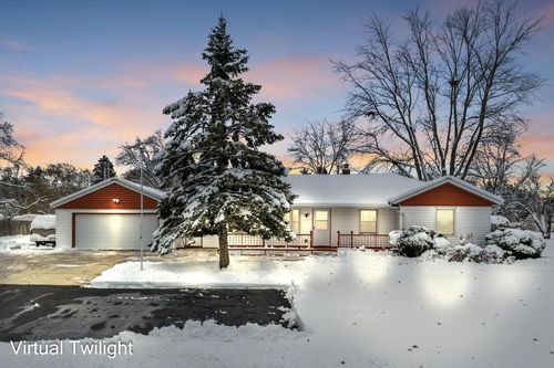 3349 E Puetz Rd, Oak Creek, WI, 53154-3552 | Card Image