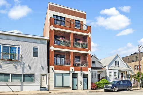 3-2930 Elston Ave, Chicago, IL, 60618-7957 | Card Image