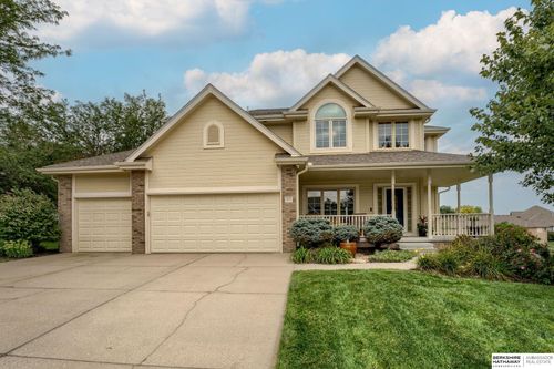 5008 Westlake Cir, Bellevue, NE, 68133-4720 | Card Image