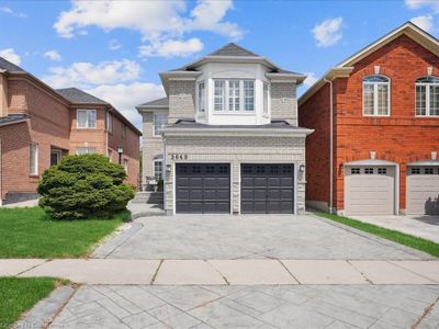 5649 Condor Pl, House other with 4 bedrooms, 2 bathrooms and 4 parking in Mississauga ON | Image 2