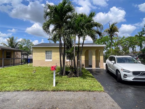 981 Nw 16th Ave, Fort Lauderdale, FL, 33311-7058 | Card Image