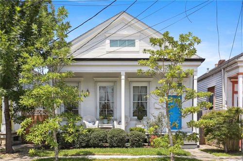 8829 Hickory St, New Orleans, LA, 70118-1443 | Card Image