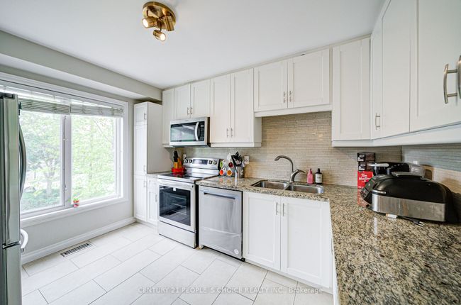 83 Corey Cir, Condo with 3 bedrooms, 3 bathrooms and 1 parking in Georgetown ON | Image 11