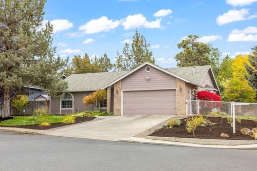 2987 Ne Oakley Ct, Bend, OR, 97701-5854 | Card Image