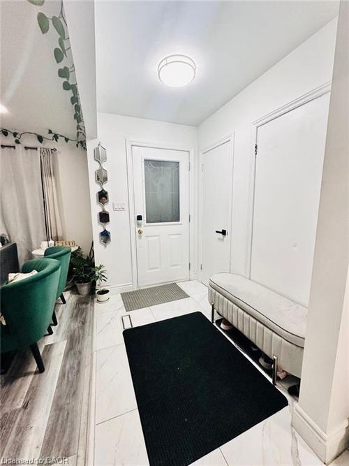 878 Upper Ottawa St, Hamilton, ON, L8T3V5 | Card Image