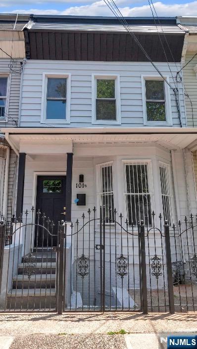 Residential Lease in Newark 4