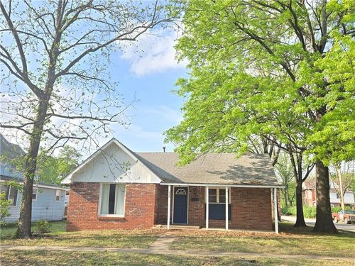 538 E 6th St, Cherryvale, KS, 67335-2213 | Card Image