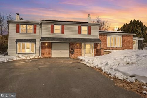 95 Longview Dr, Holland, PA, 18966-1636 | Card Image