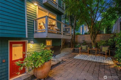 d-3648 Francis Ave N, Seattle, WA, 98103-9323 | Card Image