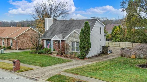 9405 Stonelanding Pl, Louisville, KY, 40272-7200 | Card Image