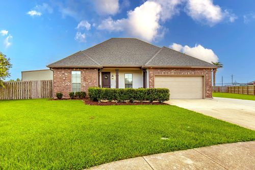 131 Windsong Way, Houma, LA, 70360-3201 | Card Image