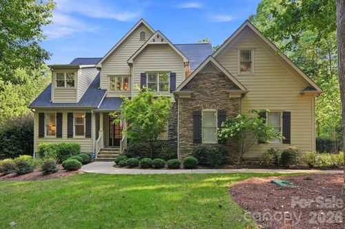 121 E Callicutt Trl, Mooresville, NC, 28117-6602 | Card Image