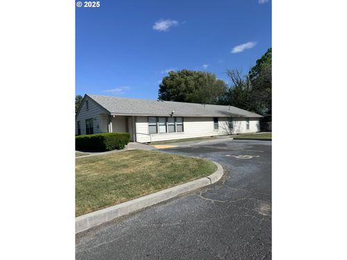 675 W Madrona Ave, Hermiston, OR, 97838-1620 | Card Image