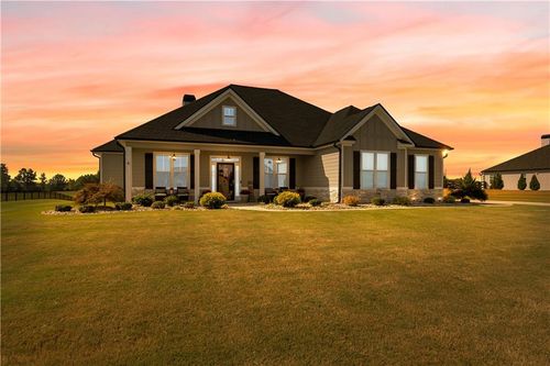 135 Graceton Farms Dr, Senoia, GA, 30276-1688 | Card Image